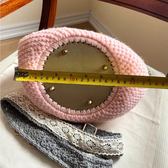 Handmade Crochet Frame Handbag - Picture 6 of 7